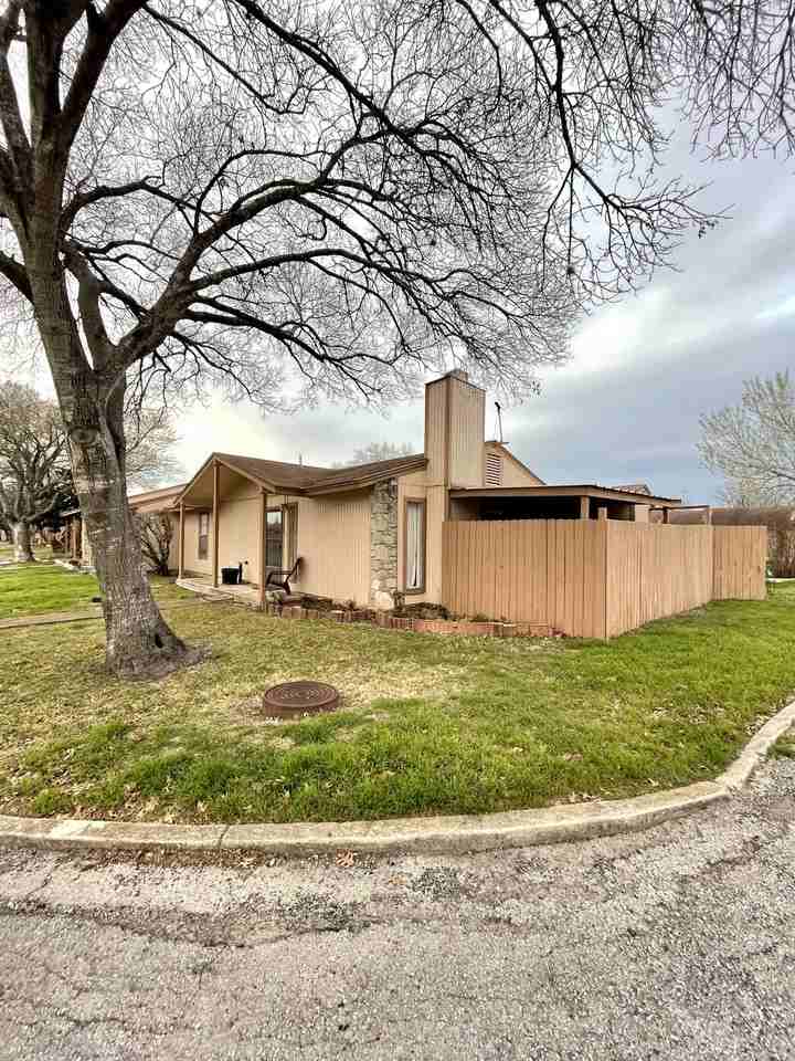 1051 Country Club Dr #NA