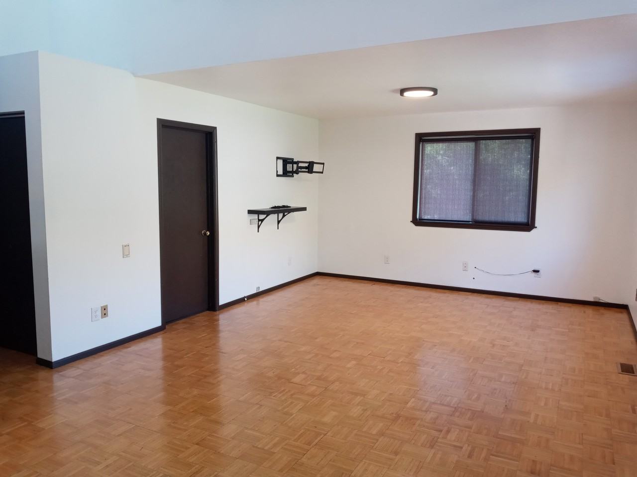 258 Warren Ave W #C - Photo 2 of 17