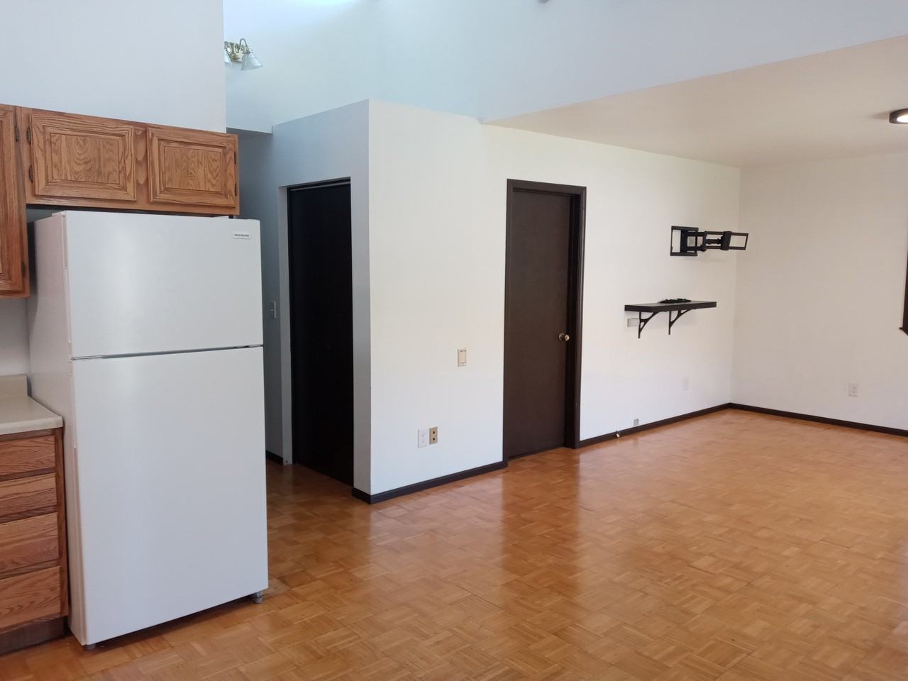 258 Warren Ave W #C - Photo 3 of 17