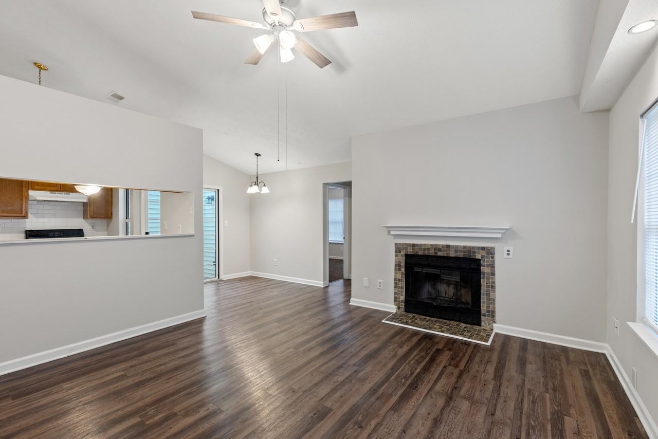2720 Chelsea Woods Ct #1 - Photo 4 of 24