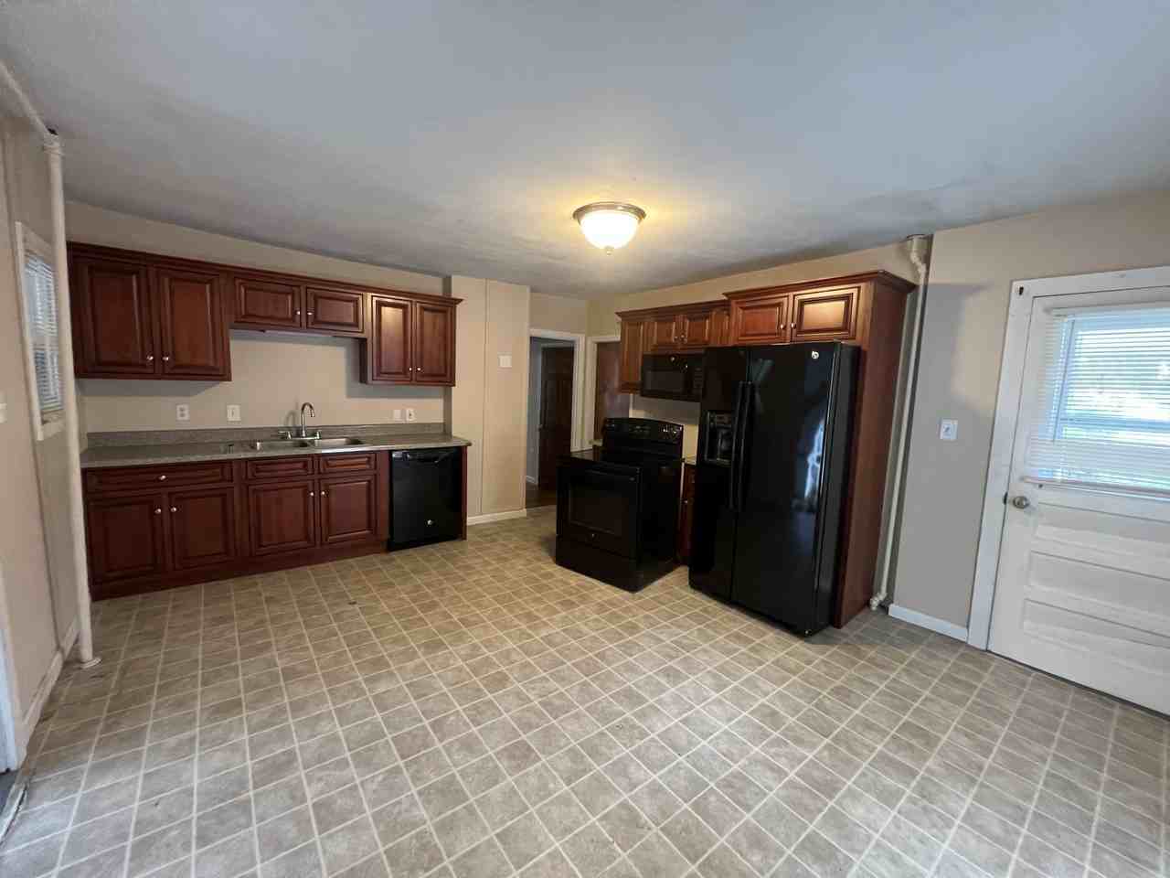 98 Market St #1 - Photo 2 of 12