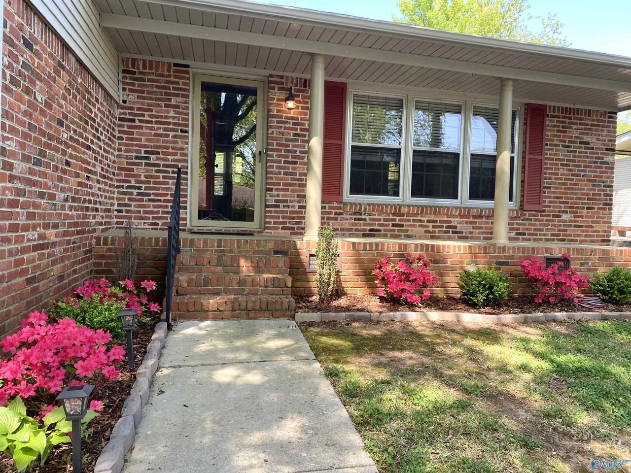 1907 Rosalie Ridge Dr NE, Huntsville, AL 35811, USA 2 unit Rentals