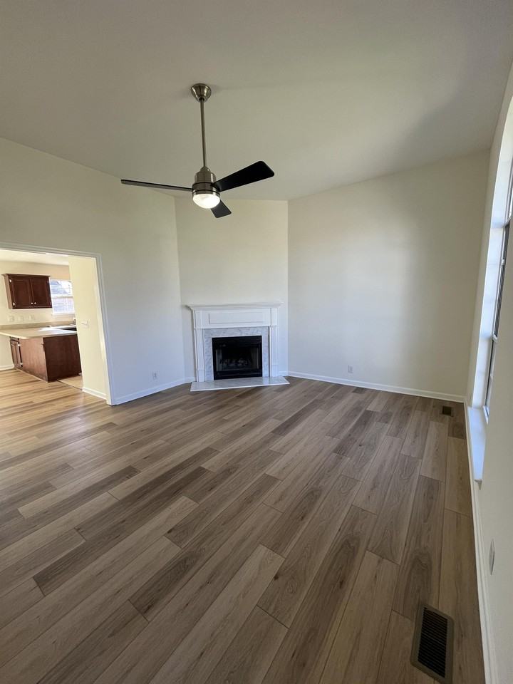 1127 Fitzpatrick Rd #1 - Photo 3 of 35