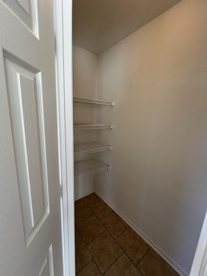 1127 Fitzpatrick Rd #1 - Photo 7 of 35