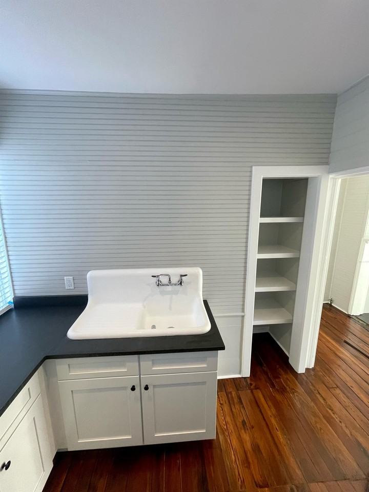 114 W Anderson St #C - Photo 4 of 11