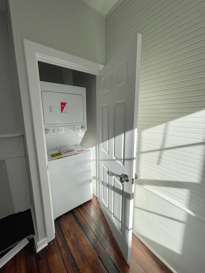 114 W Anderson St #C - Photo 6 of 11