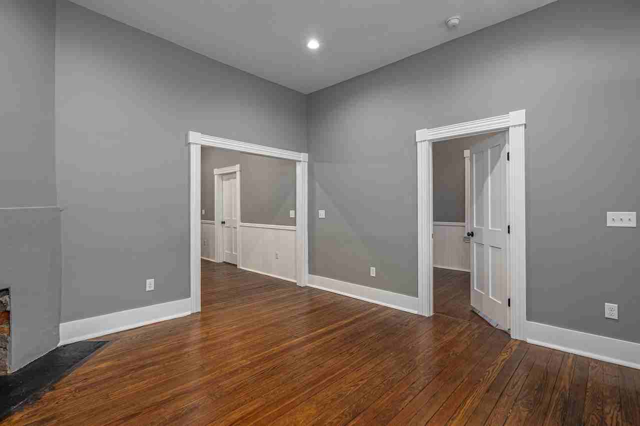 509 W 38th St #A - Photo 5 of 15