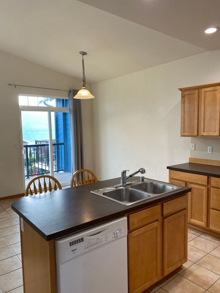 744 Wapato - Photo 2 of 15