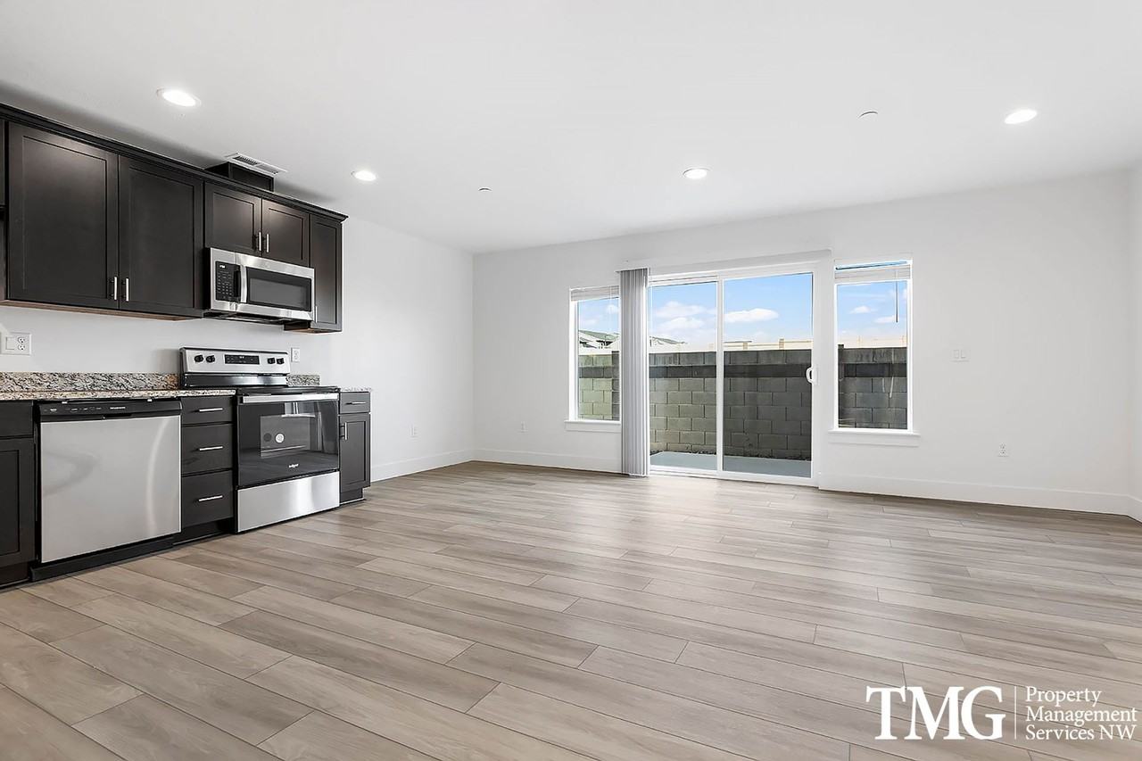 977 Creer Way #H124 - Photo 4 of 50