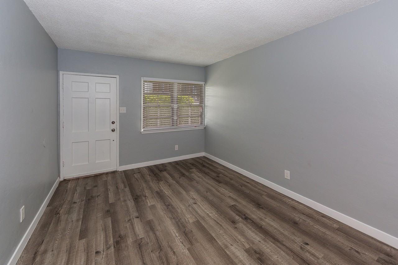 1430 Chestnut Ave #06 - Photo 2 of 13