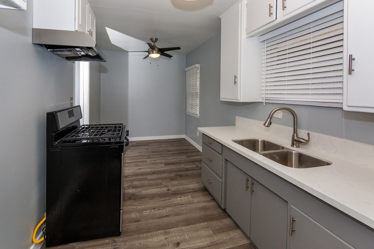 1430 Chestnut Ave #06 - Photo 3 of 13