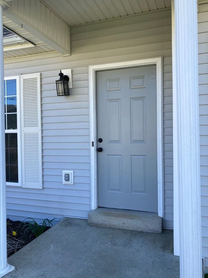 812 Edgebrook Drive - Photo 2 of 50