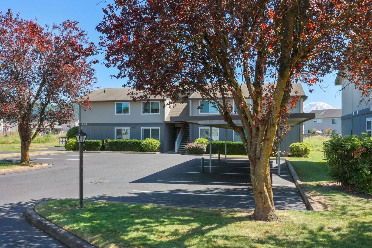 Watson Place - Photo 4 of 11