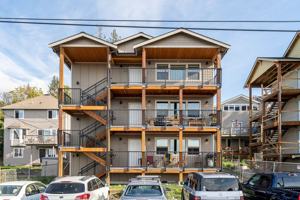 featured image of 523 N Forest St