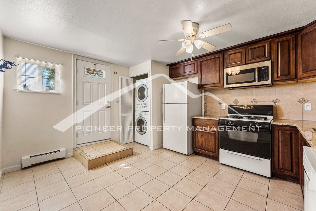 11928 W Independence Ave - Photo 3 of 12