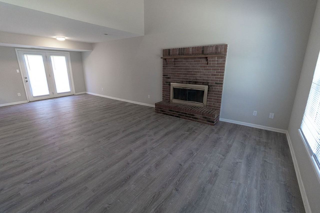 1923 Mirtle Grove Ct - Photo 2 of 32