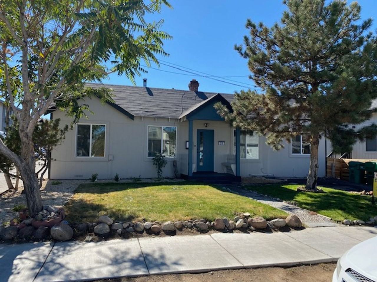 210 Cheney St - Photo 2 of 20