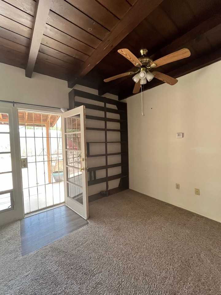 315 E Bruce St - Photo 3 of 14