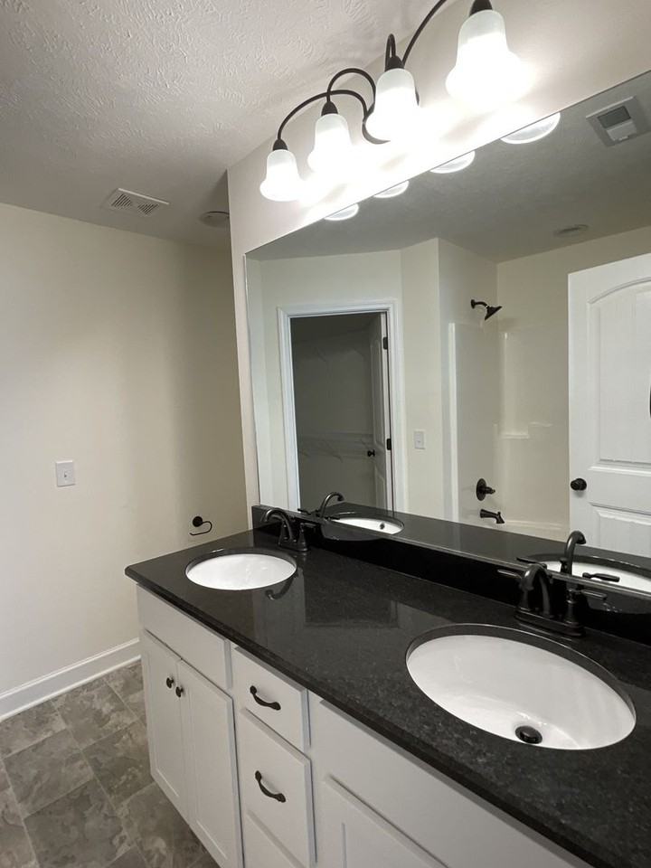 3151 Dusenburg Dr - Photo 6 of 12