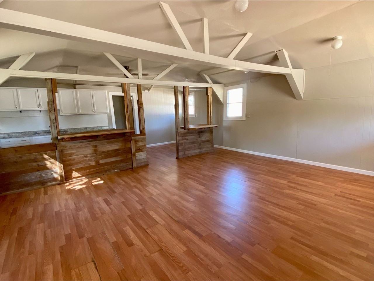 1040 W Division - Photo 2 of 6