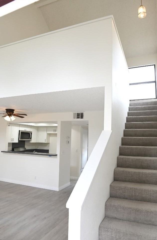 Villas at Columbia, LLC - Photo 4 of 17