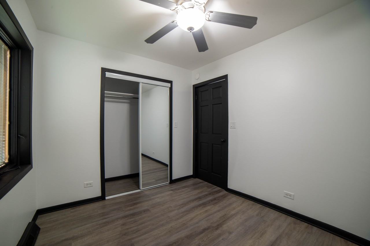 6546 W Cornelia Ave #1 - Photo 4 of 14