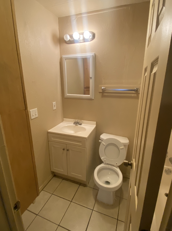 303 Elm St - Photo 2 of 7