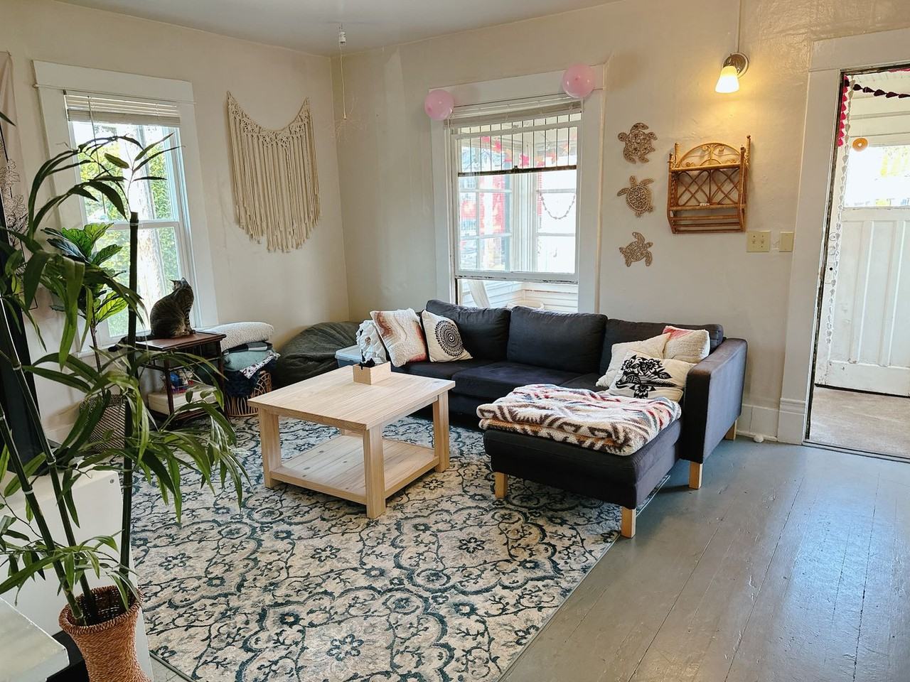 1012 E Maple St - Photo 2 of 28