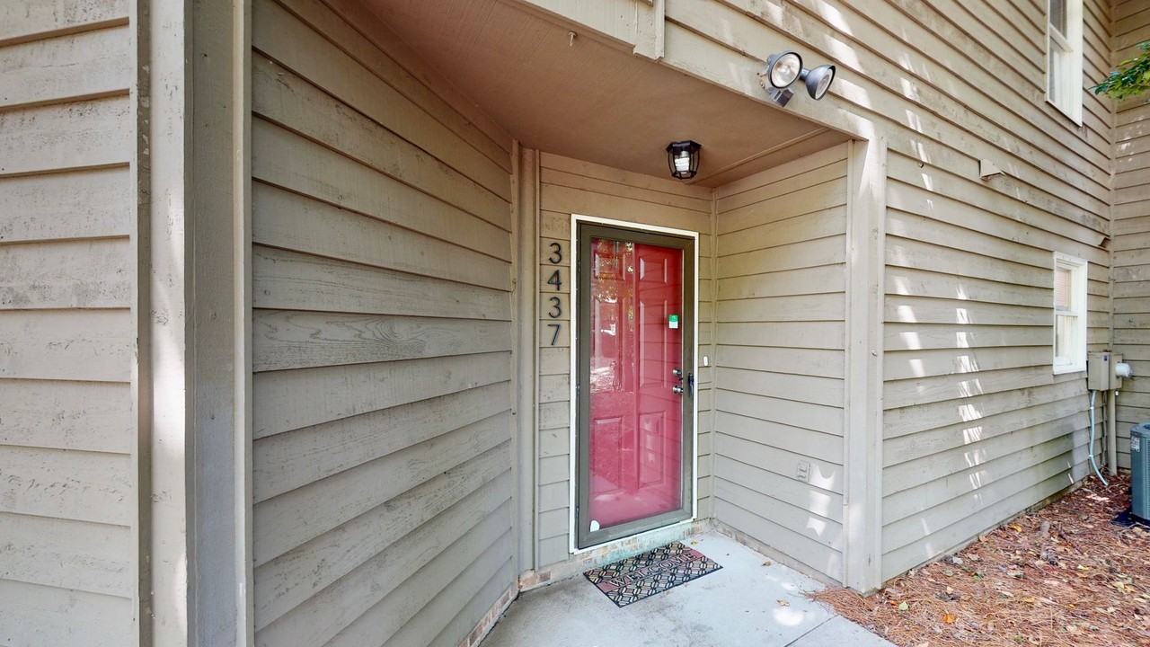 3437 Colony Crossing Dr - Photo 2 of 28