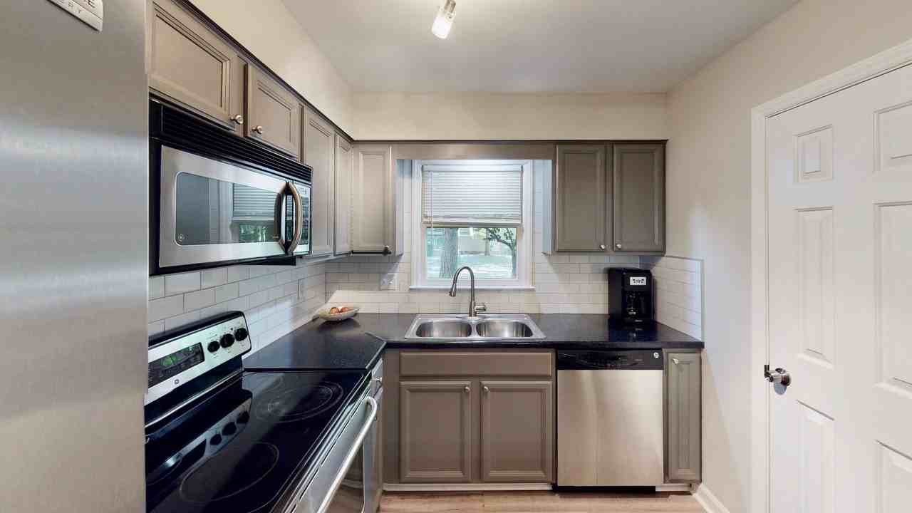 3437 Colony Crossing Dr - Photo 4 of 28