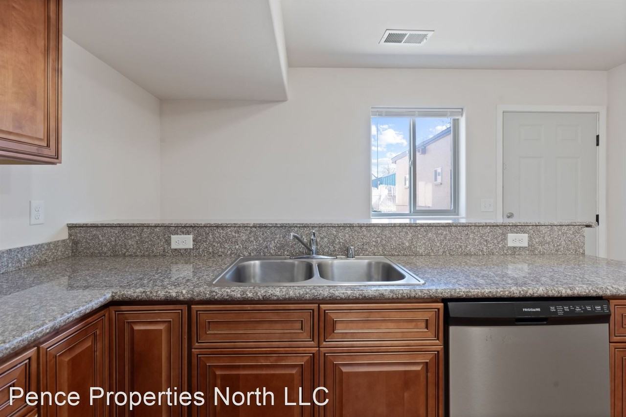 Lincoln Townhomes - Photo 3 of 26