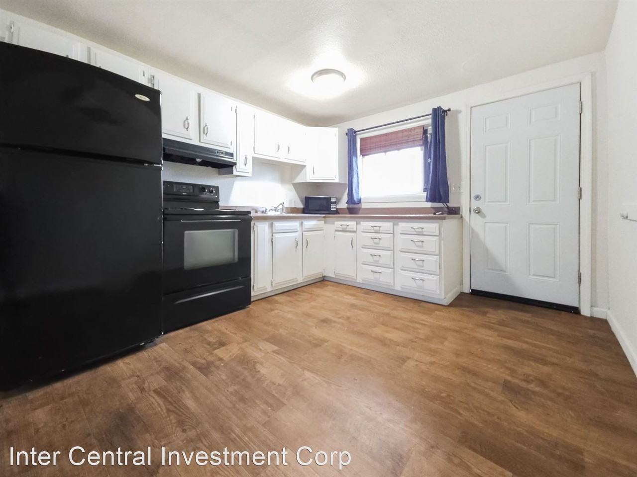 209 West James Street - Photo 2 of 6