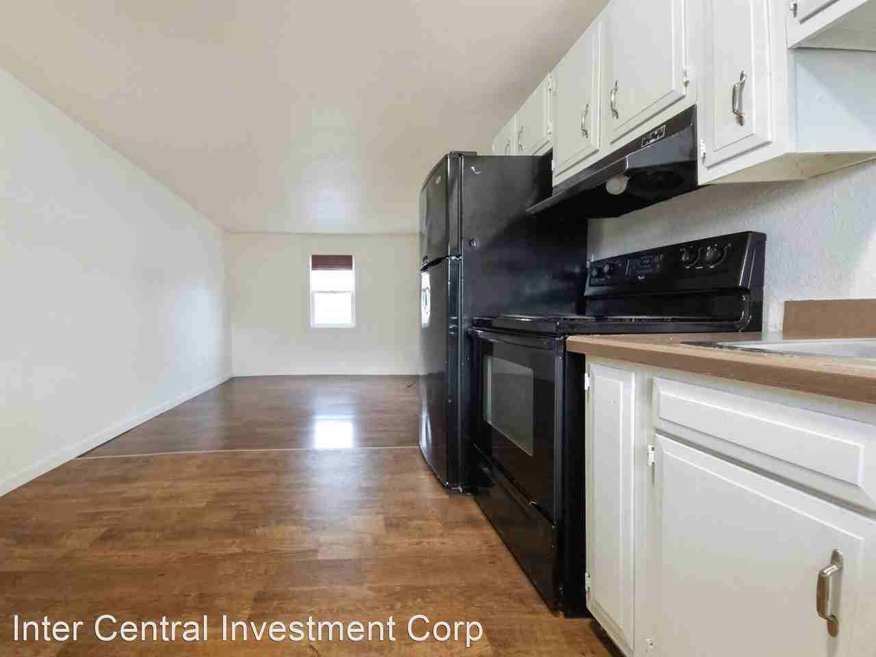 209 West James Street - Photo 3 of 6
