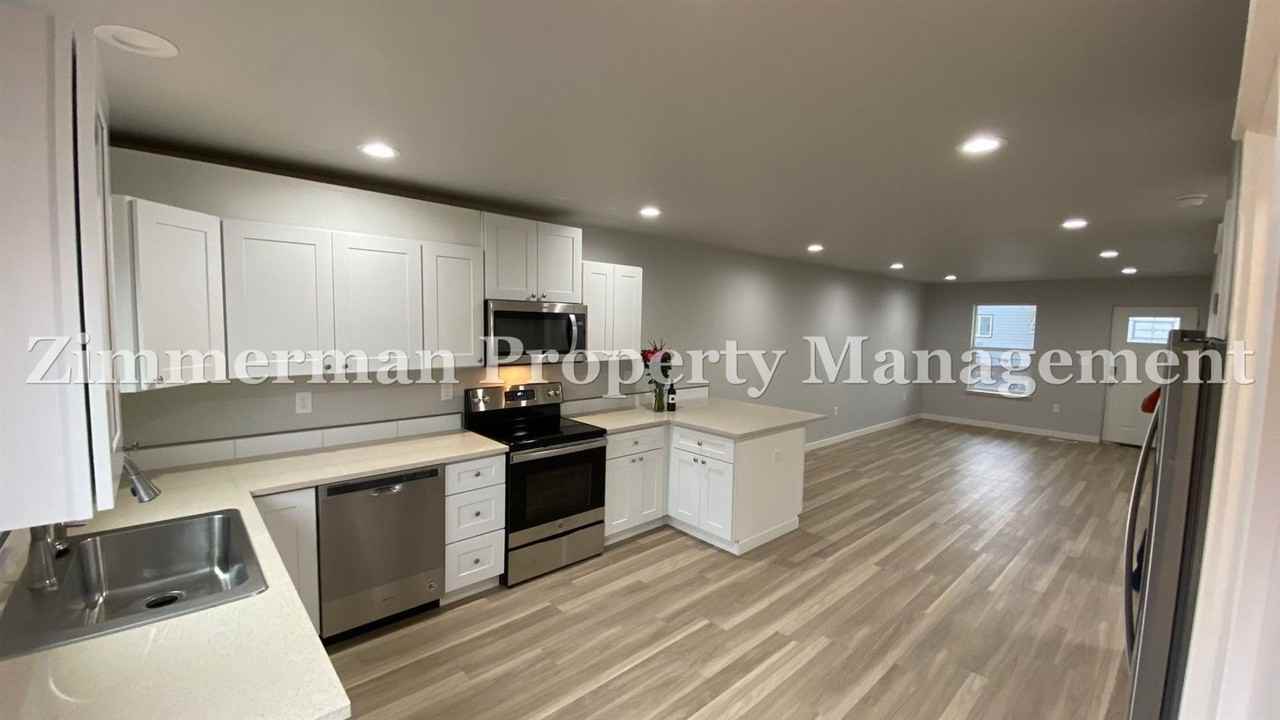 W Oak St - Photo 3 of 19