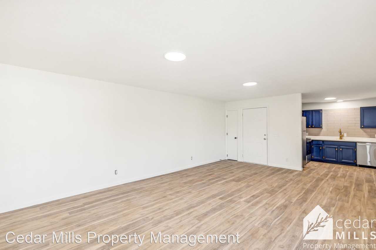 420 S Meridian - Photo 2 of 15