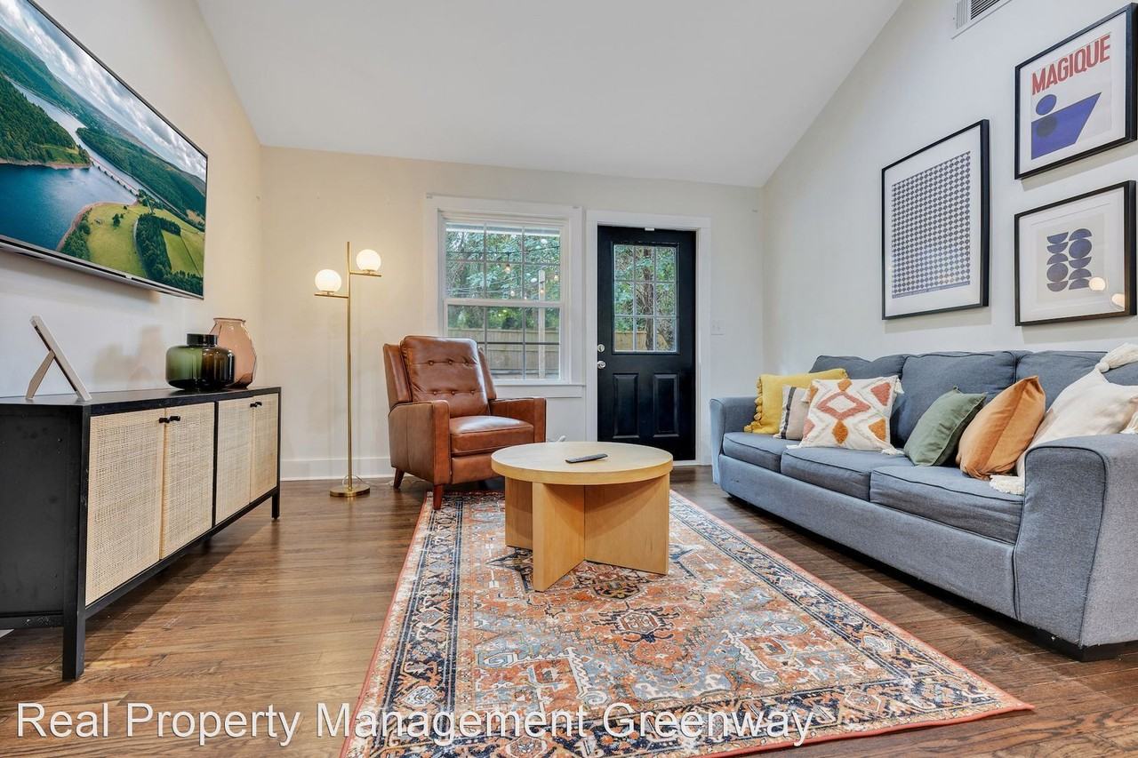 1530 Brantley Ct Nw - Photo 3 of 23