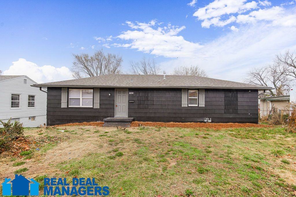 7005 Askew Ave - Photo 2 of 30