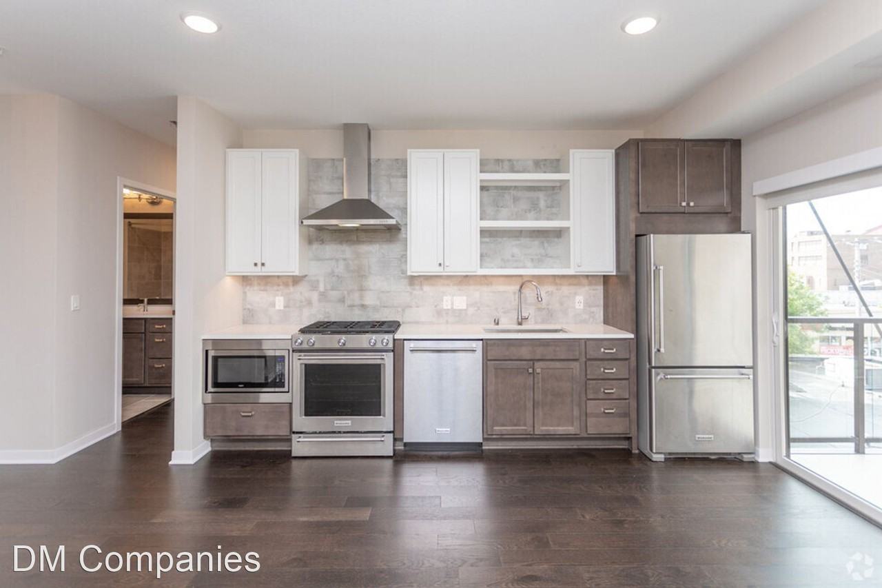 2810 43rd Street West - Photo 2 of 6