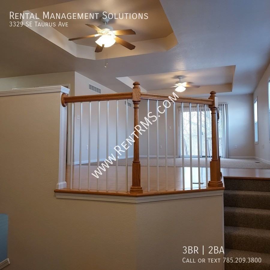 3329 Se Taurus Ave - Photo 3 of 37