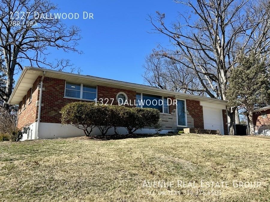 1327 Dallwood Dr - Photo 2 of 33