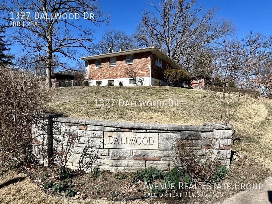 1327 Dallwood Dr - Photo 3 of 33