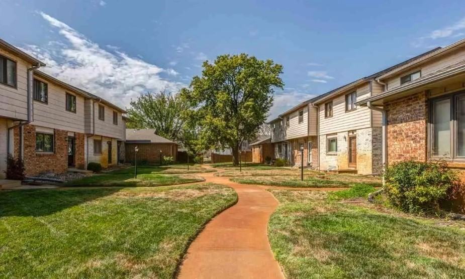 1911 Glendale Rd #D - Photo 2 of 15