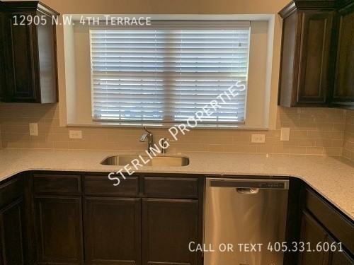 12905 Nw 4th Ter - Photo 3 of 37