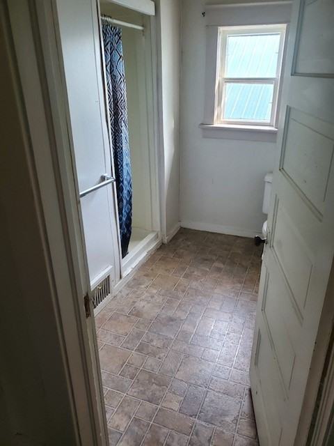 209 Poplar St - Photo 2 of 10