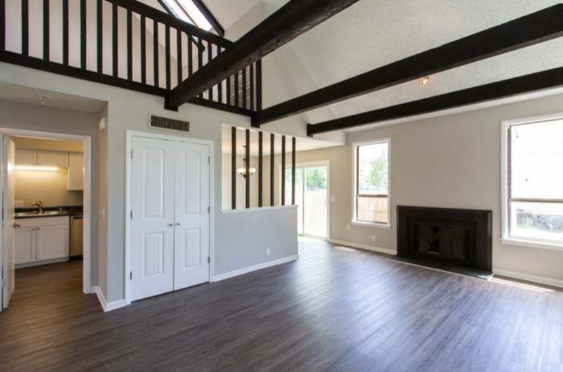 1203 Clubhouse Ln - Photo 3 of 13