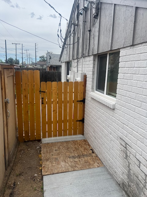 1431 W Byers Pl - Photo 3 of 13