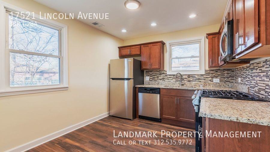 17521 Lincoln Ave - Photo 3 of 26