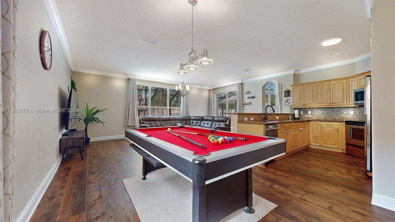 19431 Sw 2nd St - Photo 3 of 8