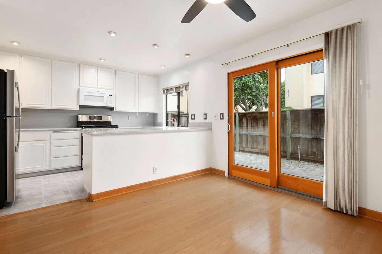 130 W Alamar Ave #3 - Photo 4 of 18