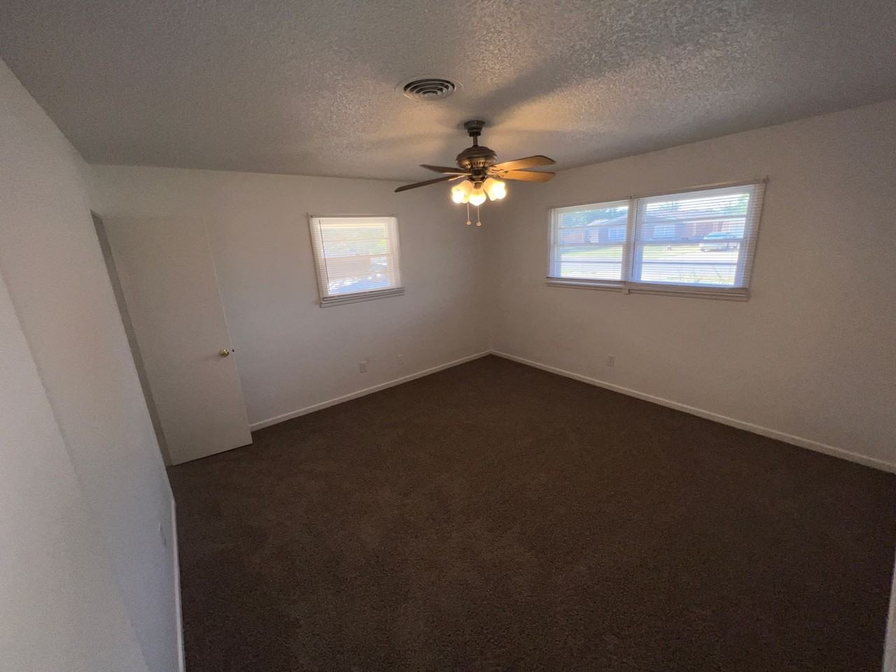 5413 7th St - Photo 4 of 11